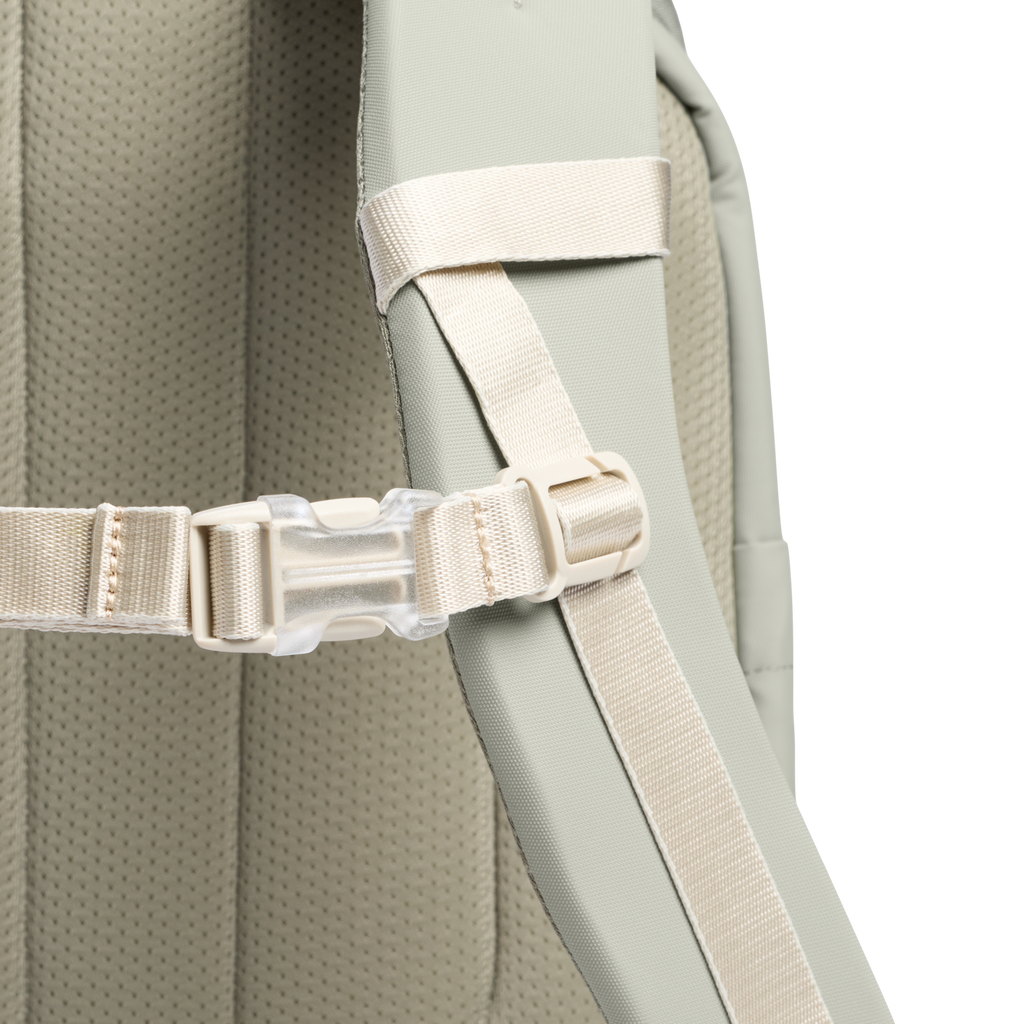 The Vitalize™ Backpack | 30.9 QT - Made for Your Sip